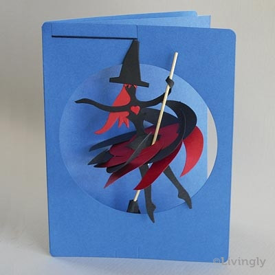 Kleine Hexe als Mobile in Postkarte 